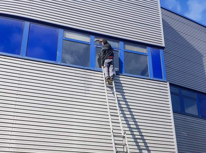Des vitres éclatantes et sans traces pour une luminosité optimale.
